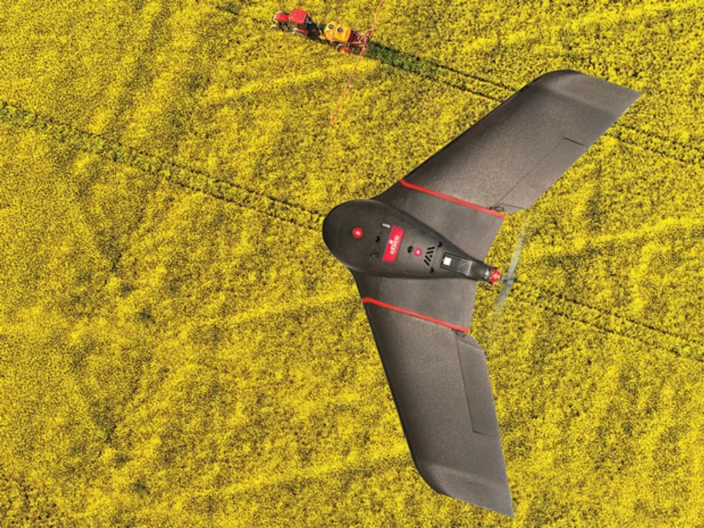fixed wing drone untuk memantau tanaman di lahan pertanian luas